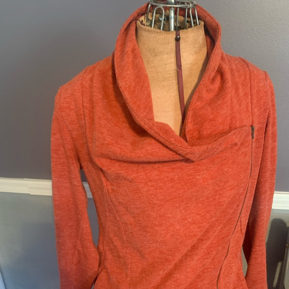 3/$25 tops!✅ Market&Spruce asymmetrical sweater
